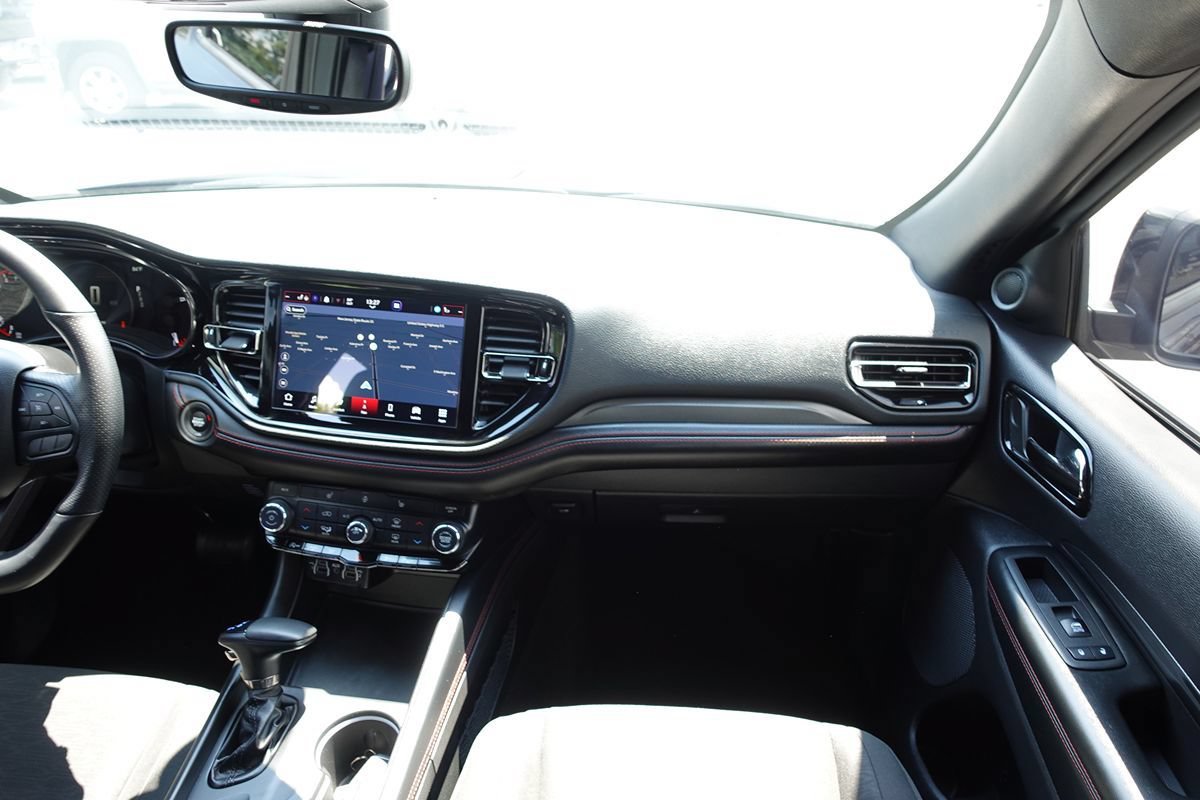Used 2025 Dodge Durango GT w/ Blacktop Package AWD/4WD image 42