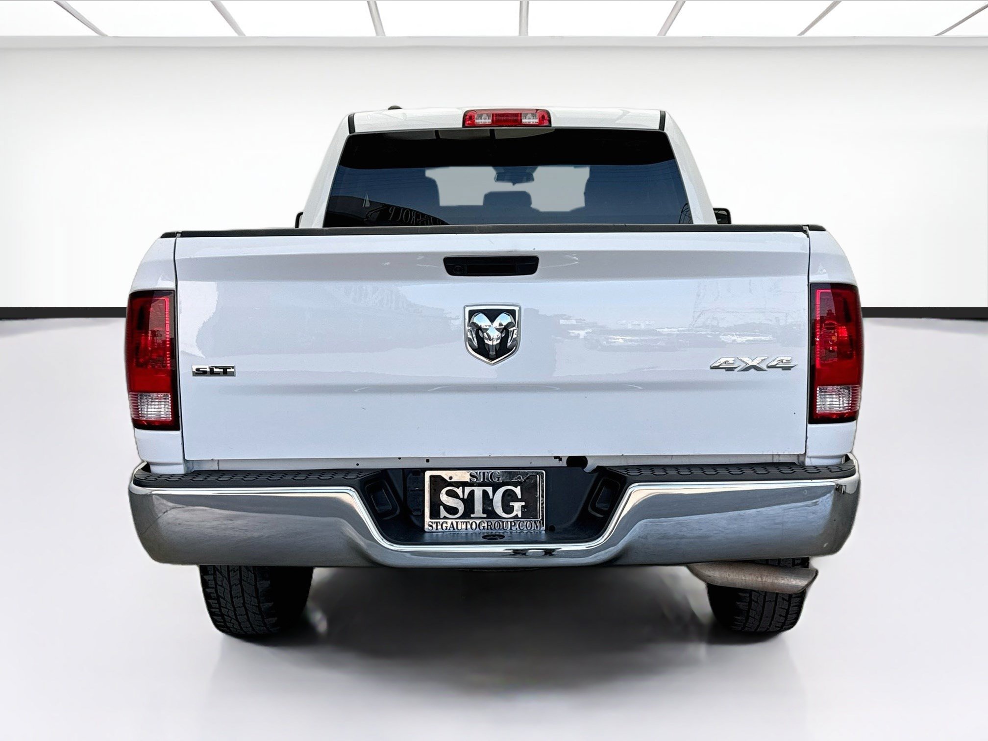 Used 2024 RAM 1500 Classic SLT AWD/4WD image 5