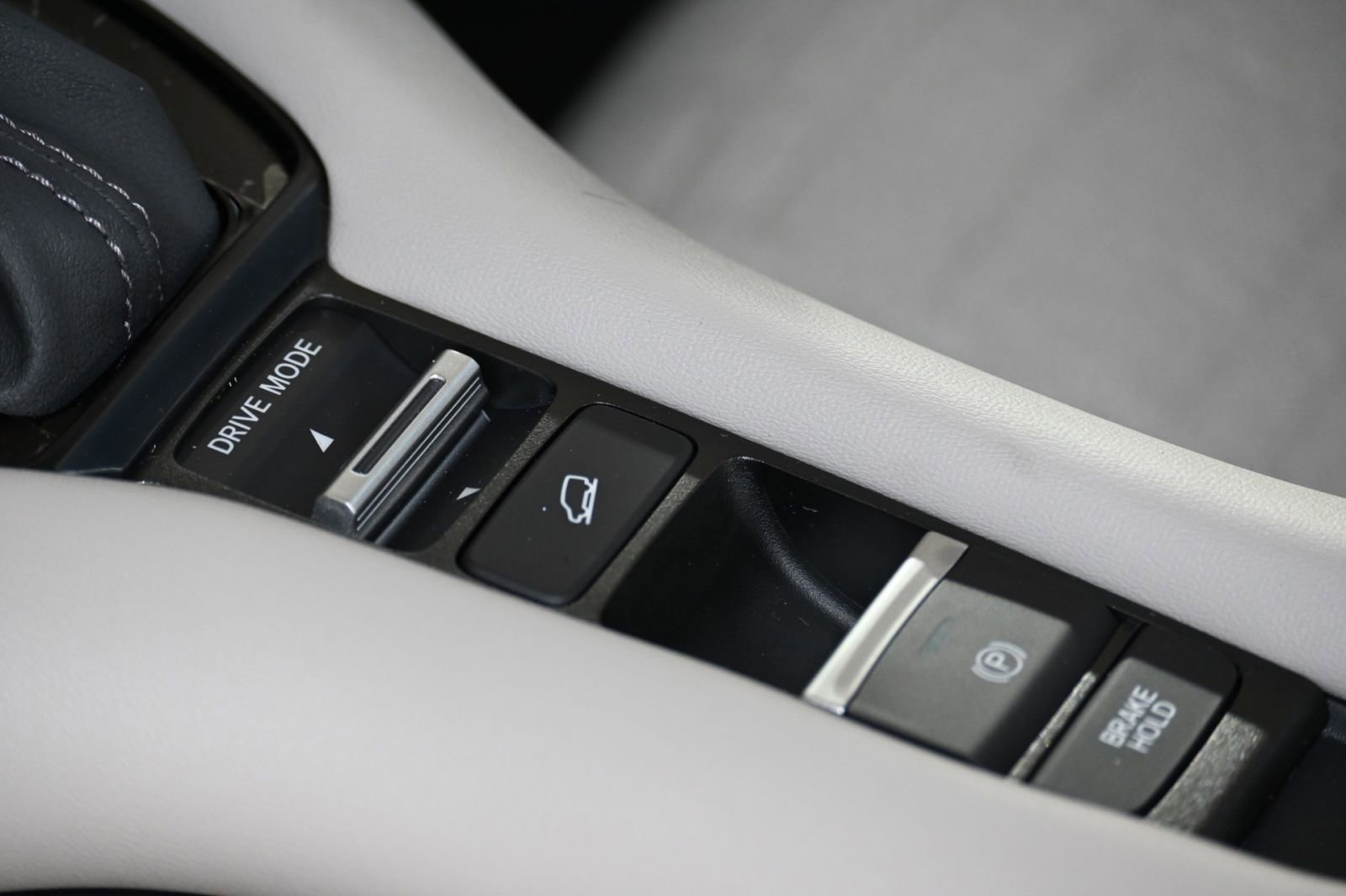 New 2026 Honda HR-V LX image 28
