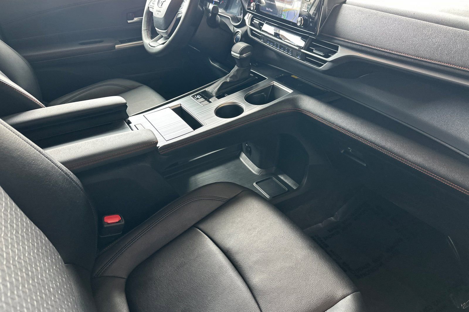 Certified 2024 Toyota Sienna XSE w/ XSE Plus Package image 21