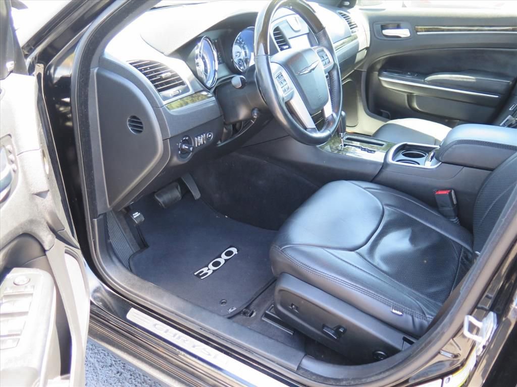Used 2013 Chrysler 300 C AWD/4WD image 10
