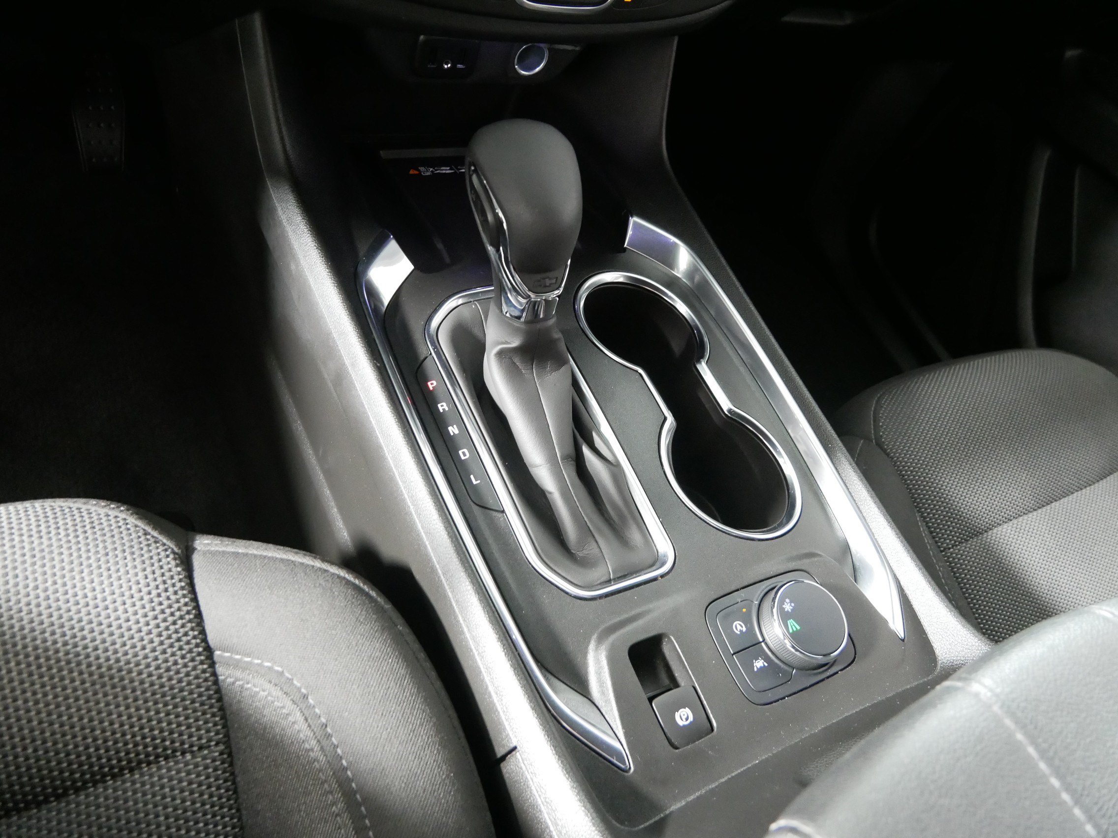 Used 2023 Chevrolet Traverse LT FWD image 24