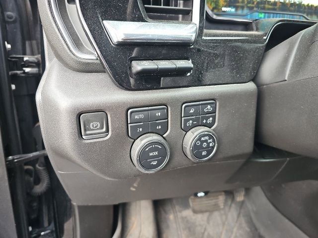 Used 2022 Chevrolet Silverado 1500 High Country w/ High Country Premium Package image 19