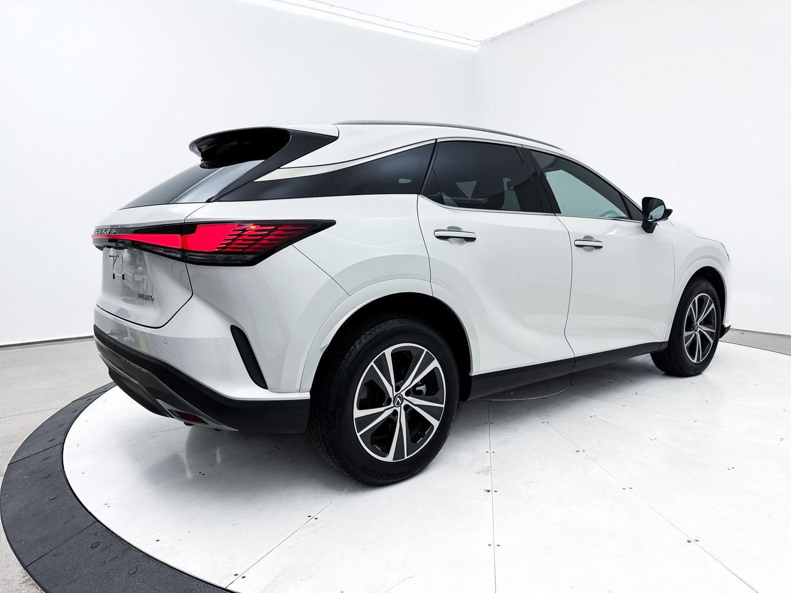 Used 2024 Lexus RX 350 Premium image 16