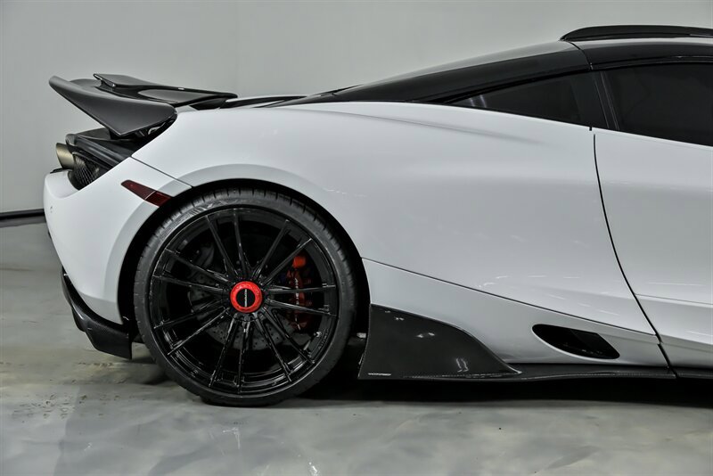 Used 2018 McLaren 720S Performance RWD image 15