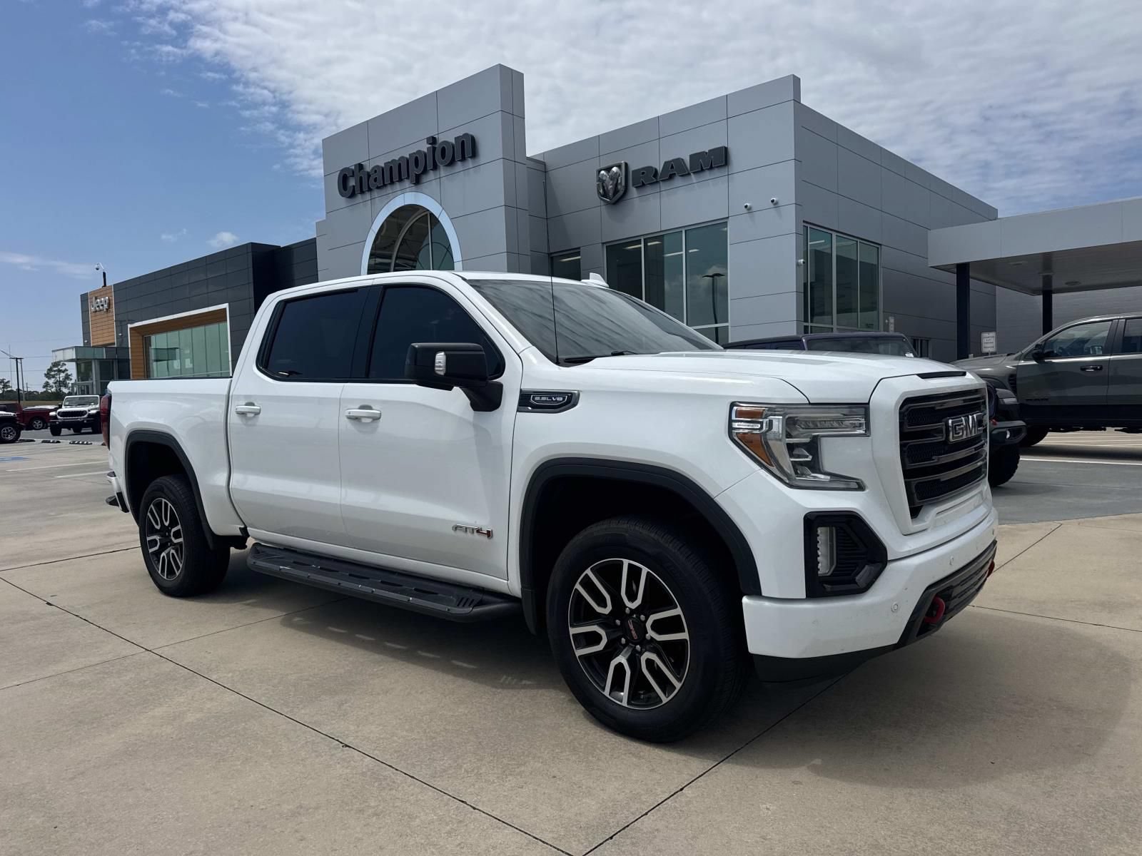 Used 2019 GMC Sierra 1500 AT4 w/ Driver Alert Package I AWD/4WD image 1