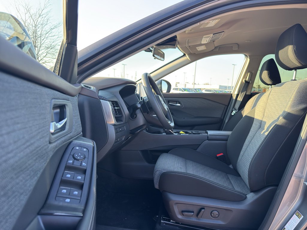 Certified 2023 Nissan Rogue SV image 11