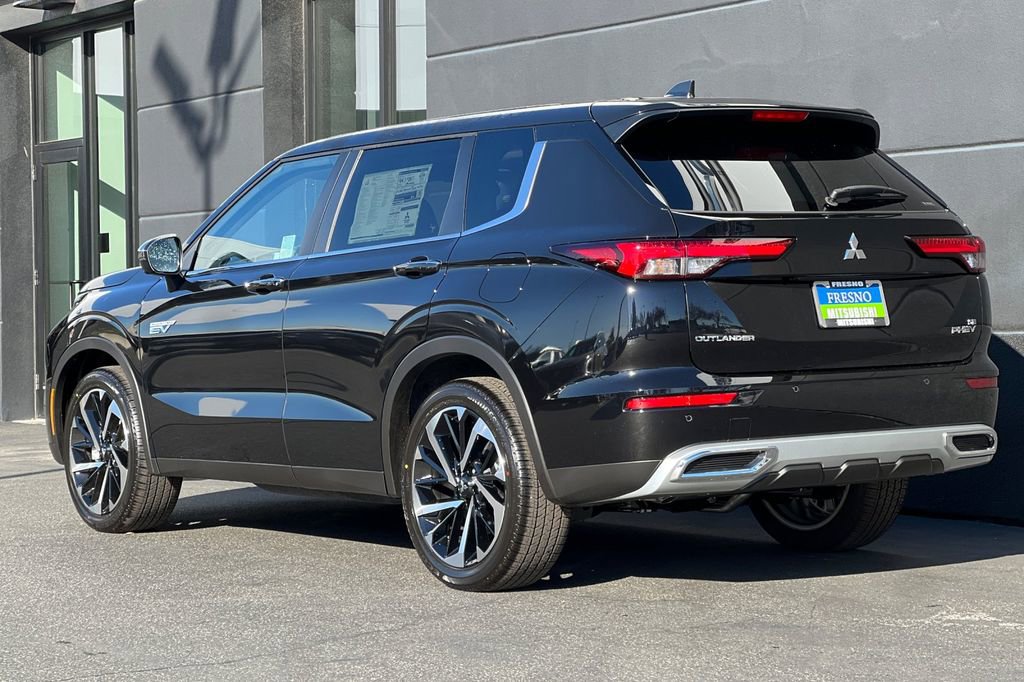 New 2025 Mitsubishi Outlander SE image 7
