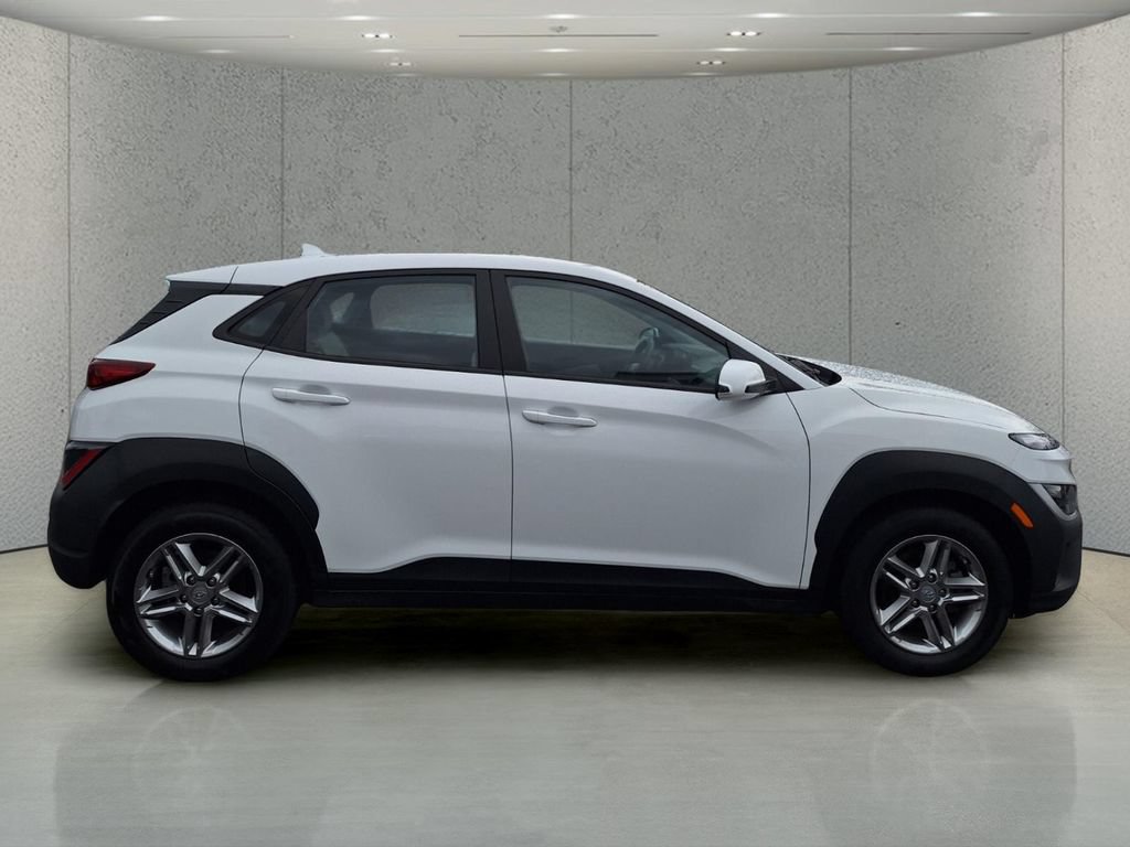 Used 2023 Hyundai Kona SE w/ Cargo Package FWD image 6