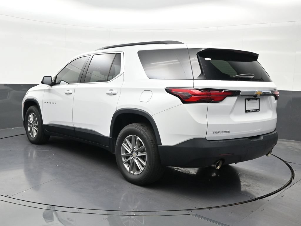 Used 2023 Chevrolet Traverse LT FWD image 3