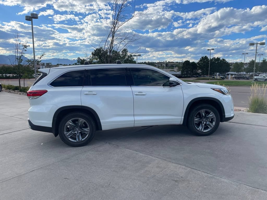 Used 2018 Toyota Highlander Limited Platinum AWD/4WD image 10