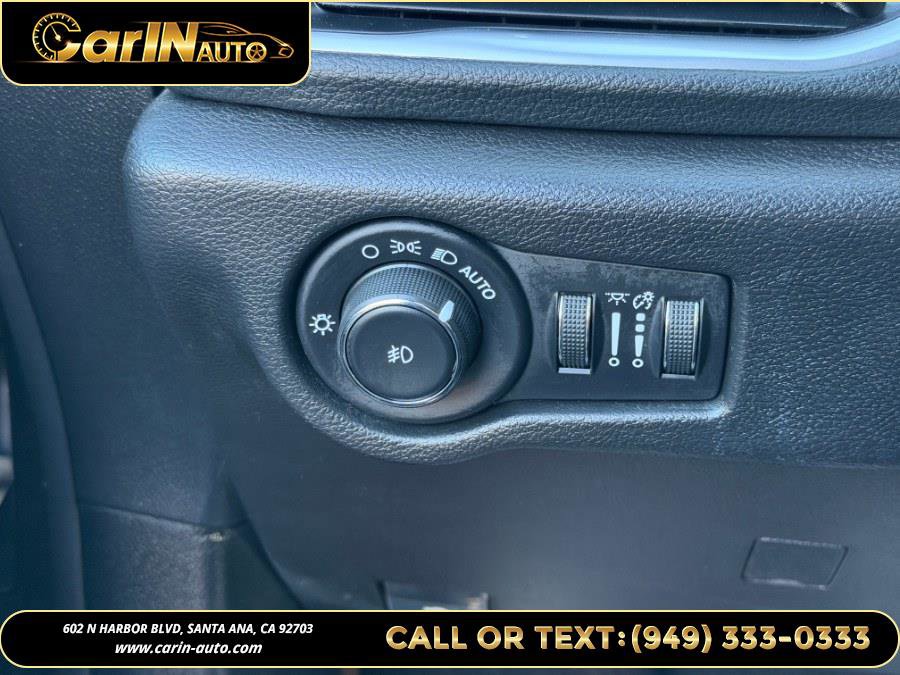 Used 2019 Chrysler Pacifica Limited w/ S Appearance Package image 22