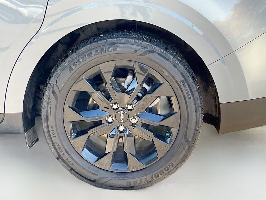 Used 2024 Kia Carnival SX image 31