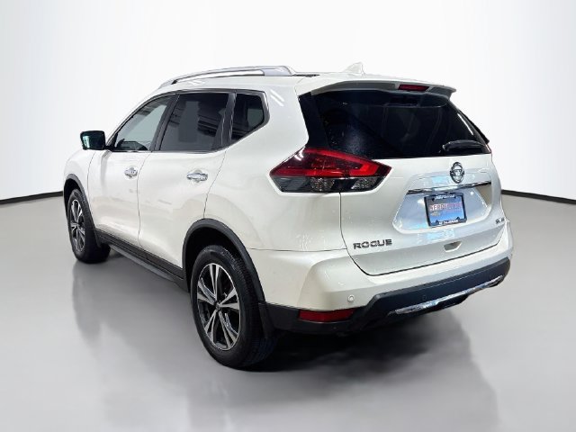 Used 2019 Nissan Rogue SV w/ Sun & Sound Touring Package AWD/4WD image 8
