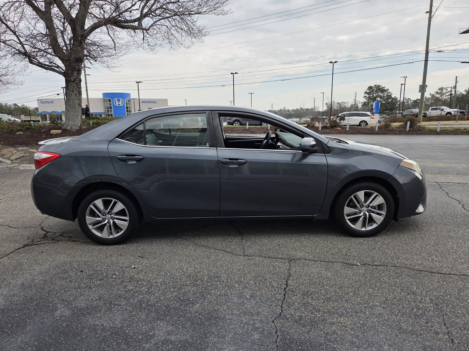 Certified 2016 Toyota Corolla LE Premium image 5