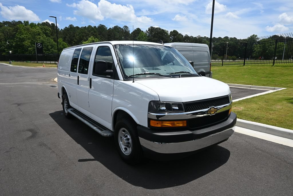 Used 2025 Chevrolet Express 2500 w/ Driver Convenience Package RWD image 21
