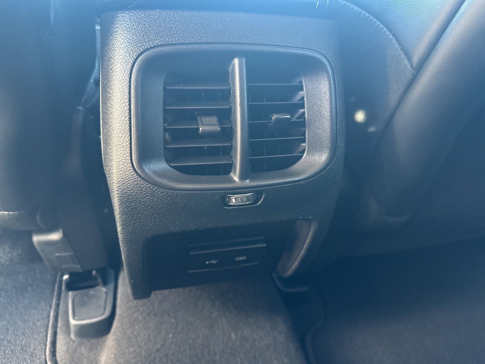 Used 2020 Jeep Cherokee Latitude Plus image 17