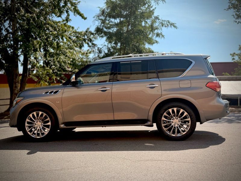 Used 2016 INFINITI QX80 4WD w/ Deluxe Technology Package image 4