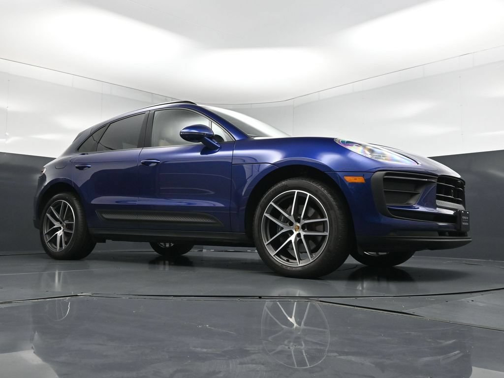 Used 2024 Porsche Macan AWD/4WD image 28