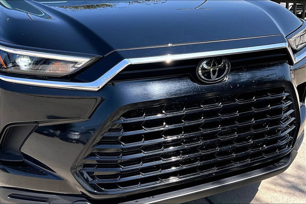 Used 2025 Toyota Grand Highlander AWD image 33