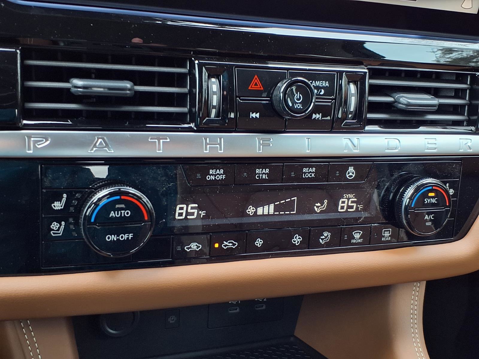 New 2026 Nissan Pathfinder Platinum image 16