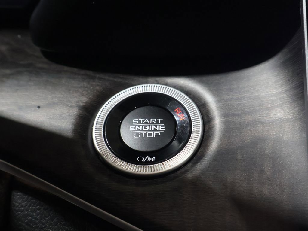 Used 2023 Jeep Grand Cherokee L Limited w/ Luxury Tech Group II image 29