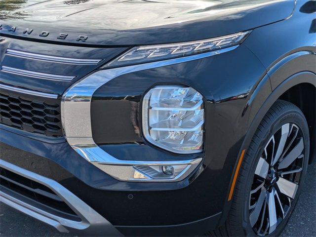 New 2025 Mitsubishi Outlander SE image 9