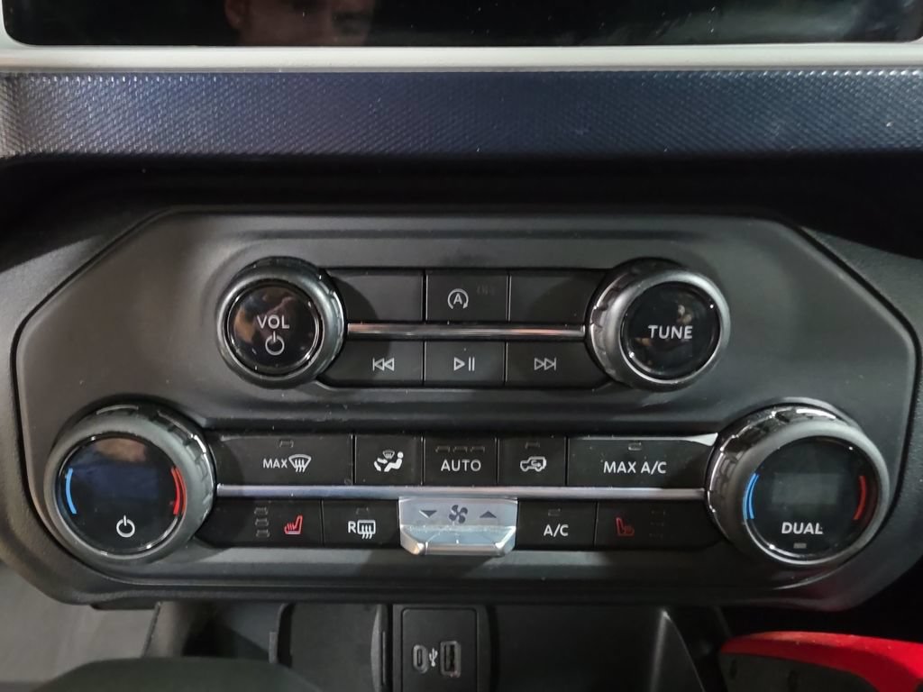 Used 2024 Ford Bronco Heritage Edition AWD/4WD image 22