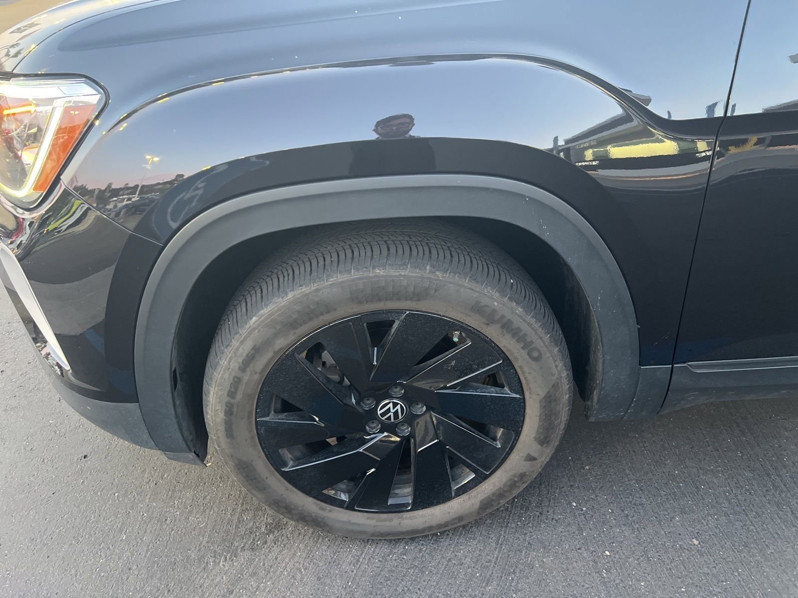 Used 2024 Volkswagen Atlas SE w/ Panoramic Sunroof Package image 11