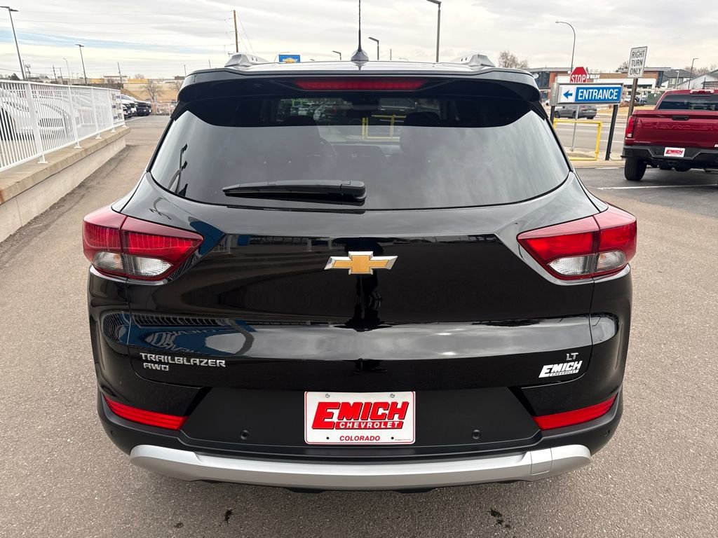 Used 2025 Chevrolet TrailBlazer LT w/ Driver Confidence Package image 4