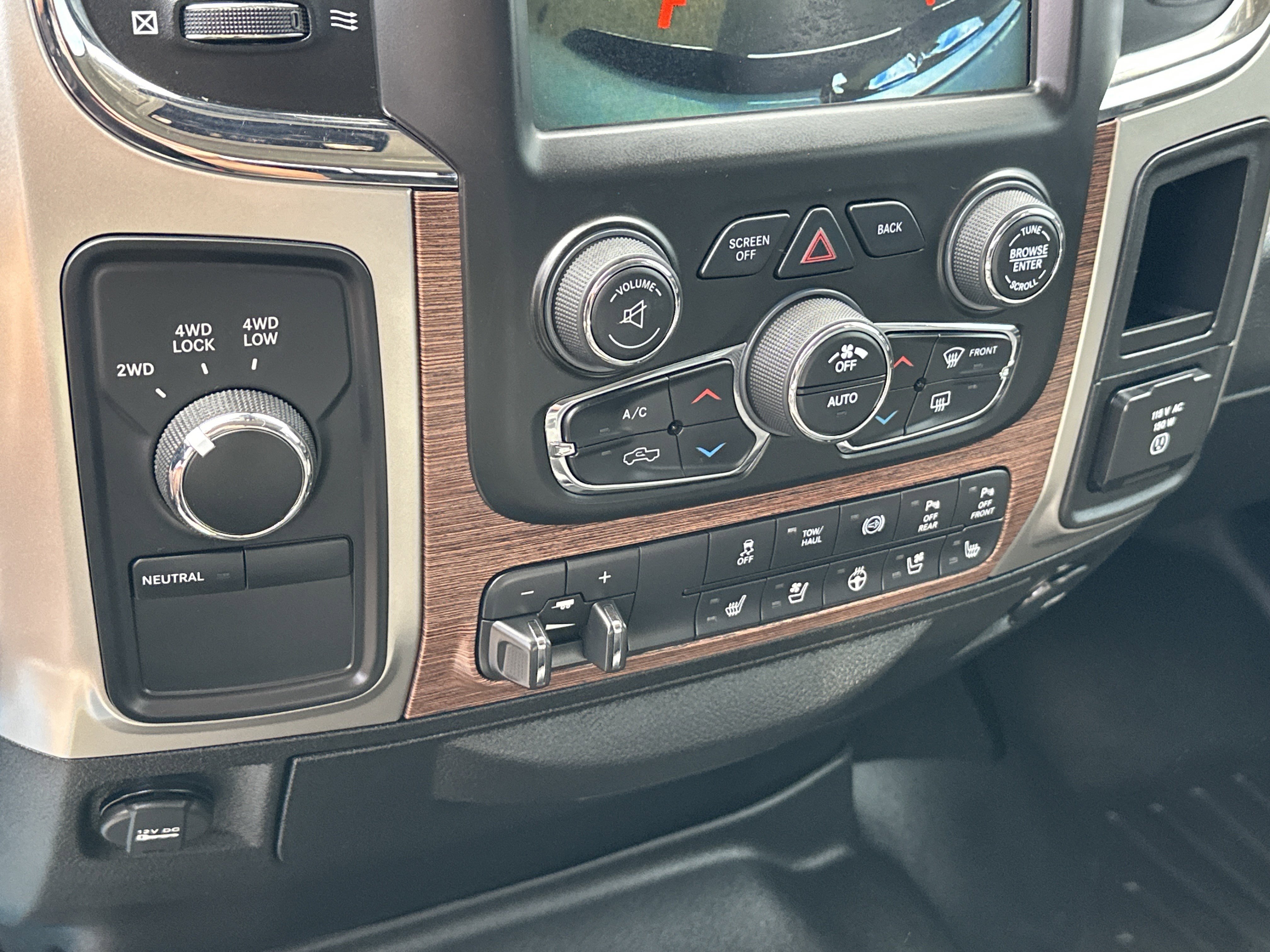 Used 2018 RAM 2500 Laramie w/ Convenience Group image 23