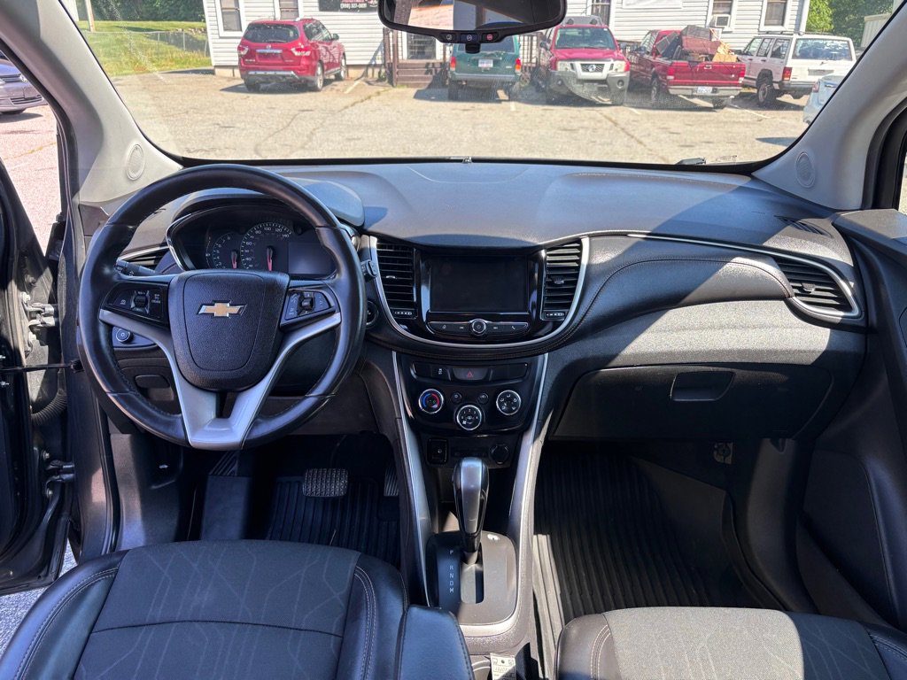 Used 2019 Chevrolet Trax LT w/ Driver Confidence Package AWD/4WD image 20