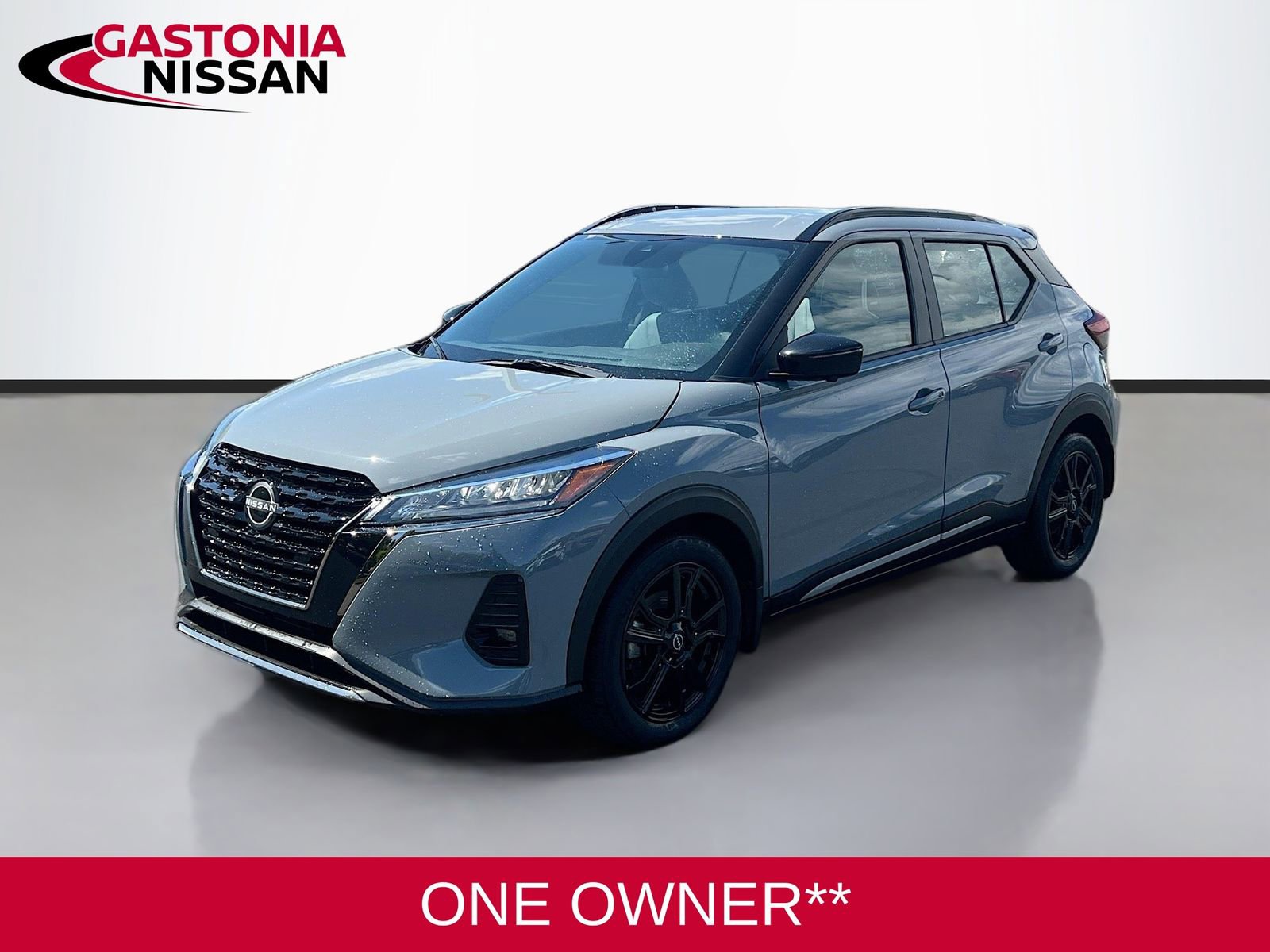 Used 2024 Nissan Kicks SR w/ SR Premium Package image 3