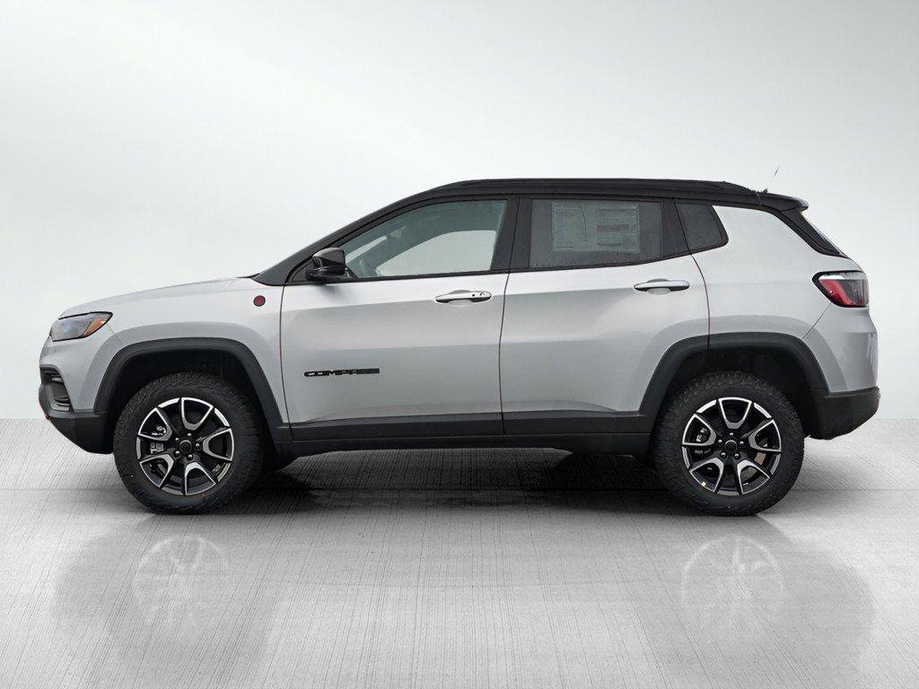 New 2026 Jeep Compass Trailhawk w/ Trailer Tow Group AWD/4WD image 4