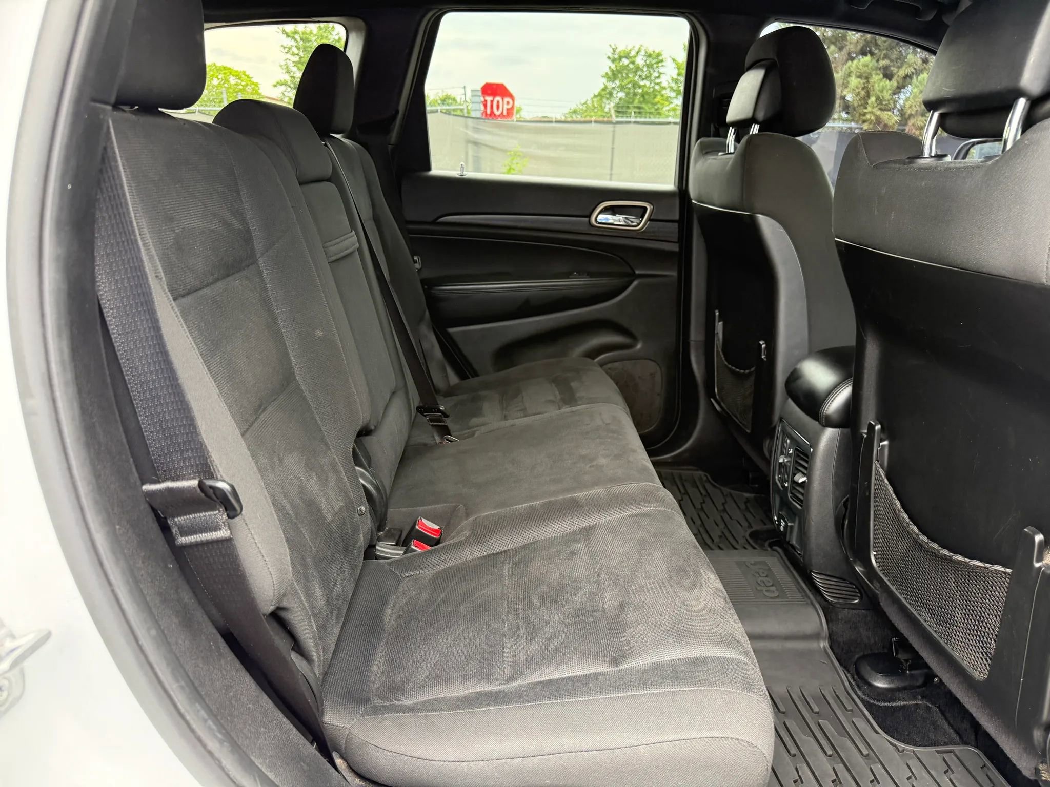 Used 2014 Jeep Grand Cherokee Laredo w/ Security & Convenience Group AWD/4WD image 20