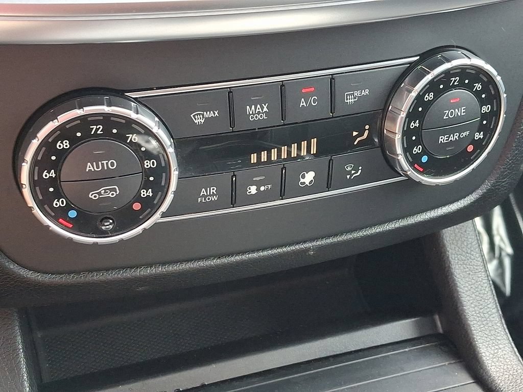 Used 2015 Mercedes-Benz GL 550 4MATIC image 22