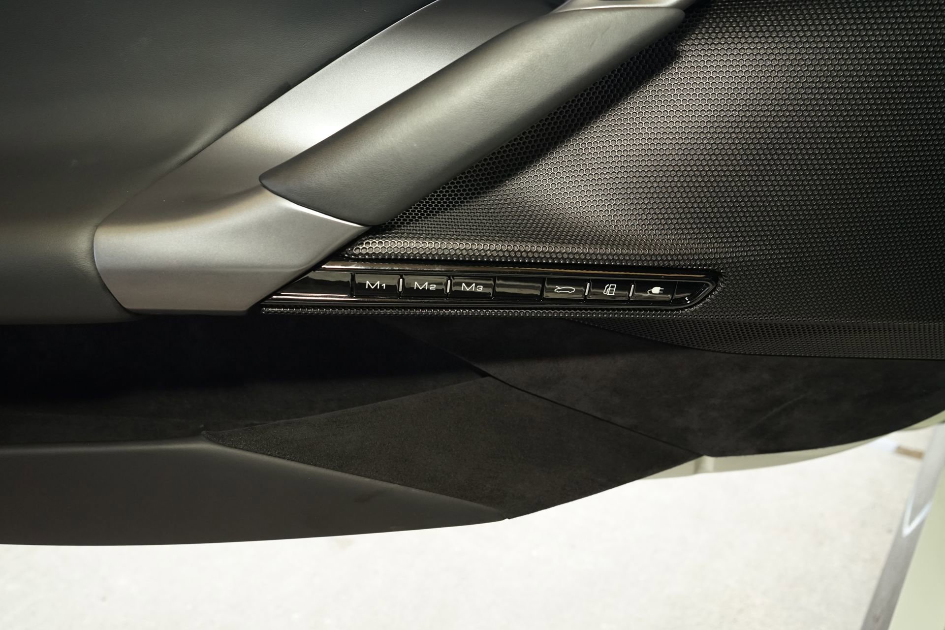 Used 2022 Ferrari SF90 Stradale image 25