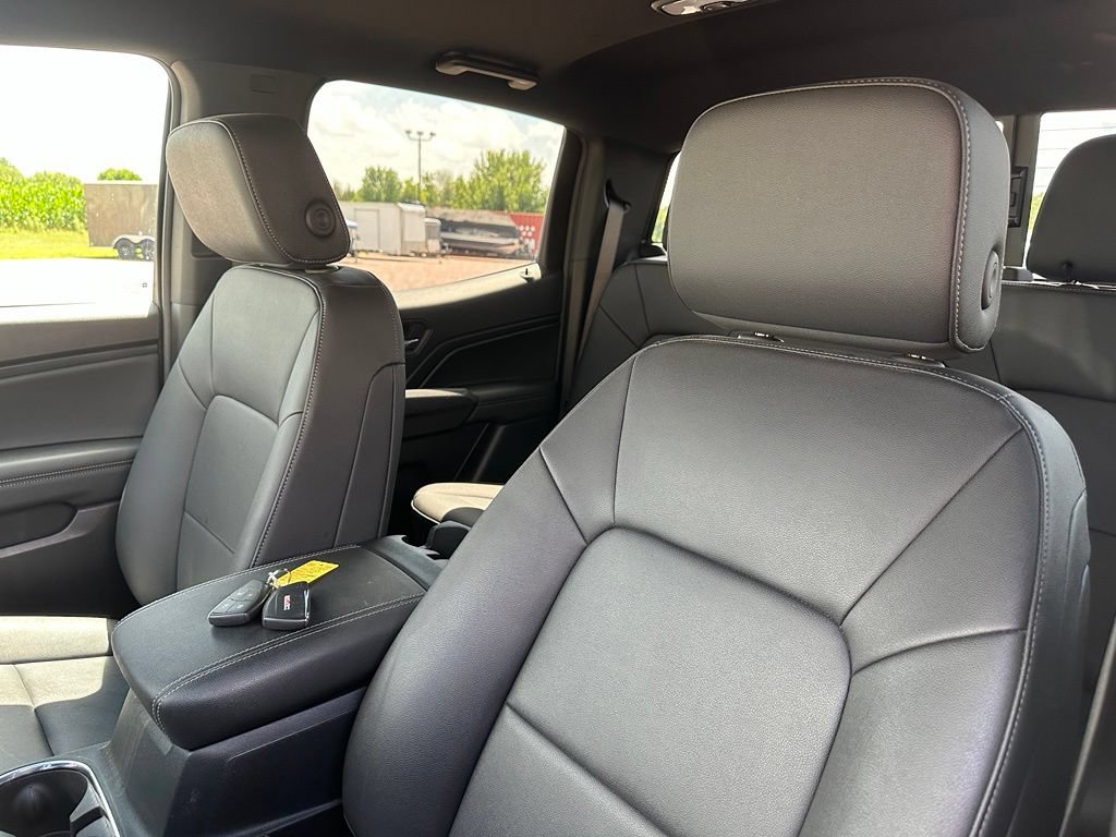 Used 2023 GMC Canyon Elevation w/ Elevation Premium Package AWD/4WD image 3