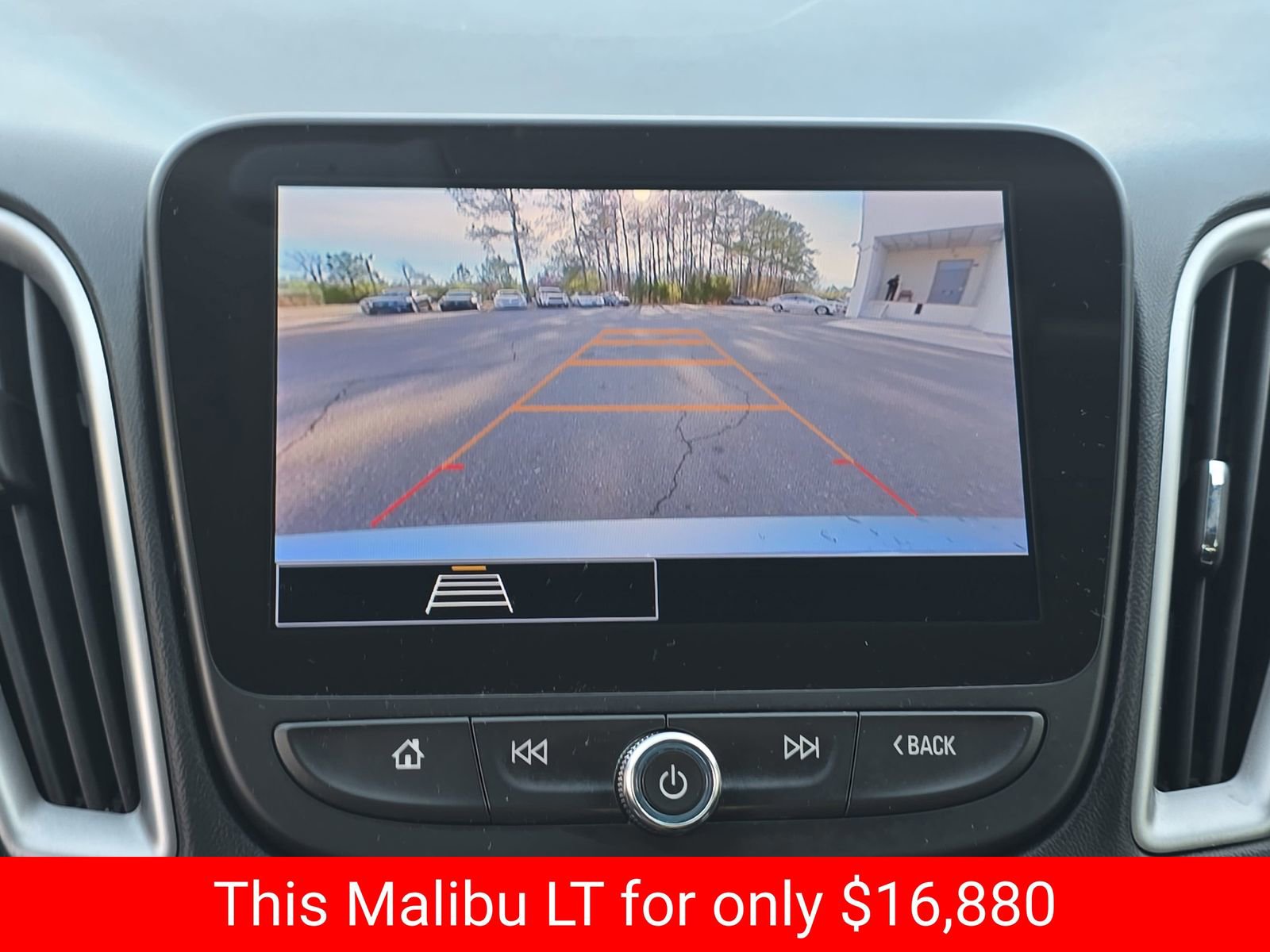Used 2023 Chevrolet Malibu LT image 29