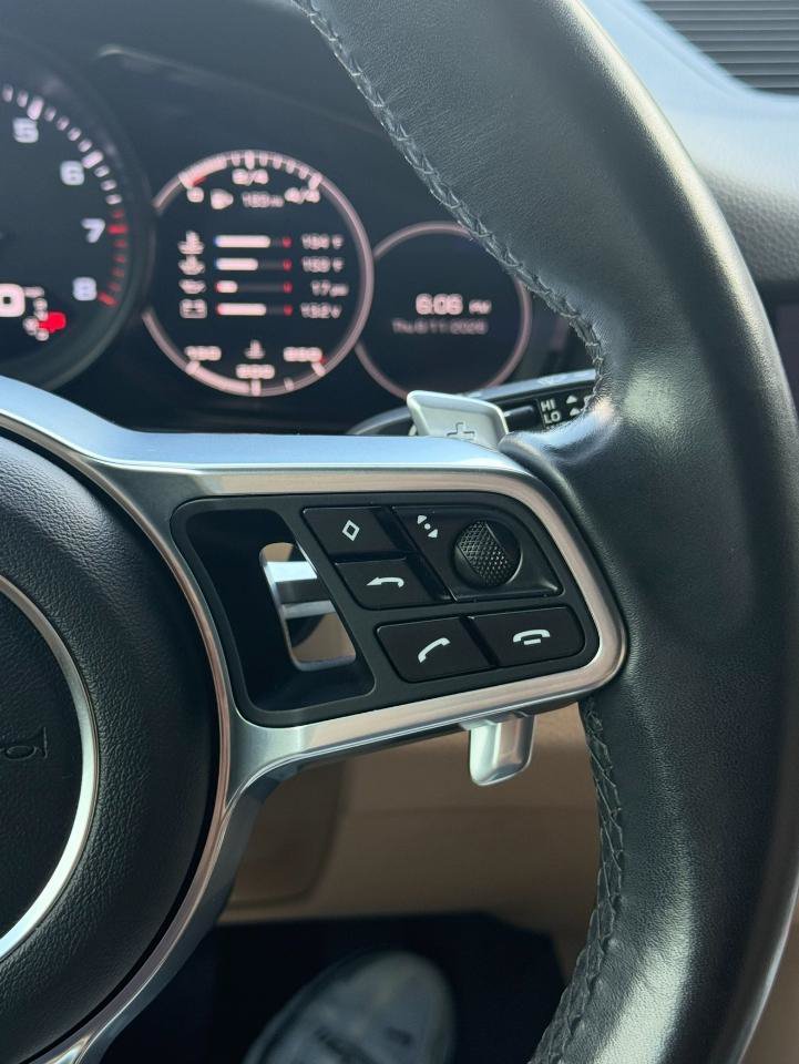 Used 2019 Porsche Cayenne AWD/4WD image 17