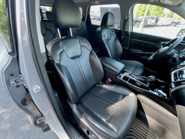 Used 2023 Kia Sorento SX AWD/4WD image 29