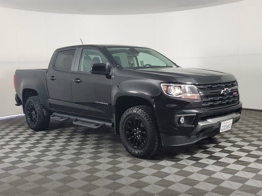 Used 2022 Chevrolet Colorado Z71 w/ Z71 Midnight Edition image 2