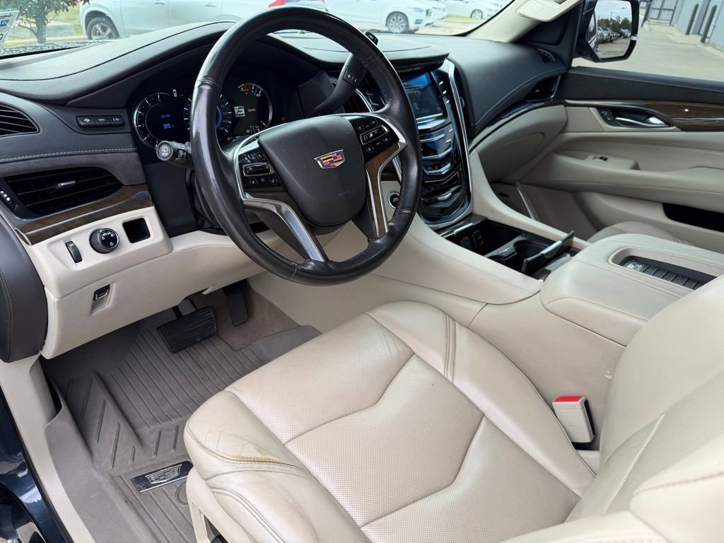 Used 2019 Cadillac Escalade Premium Luxury image 14