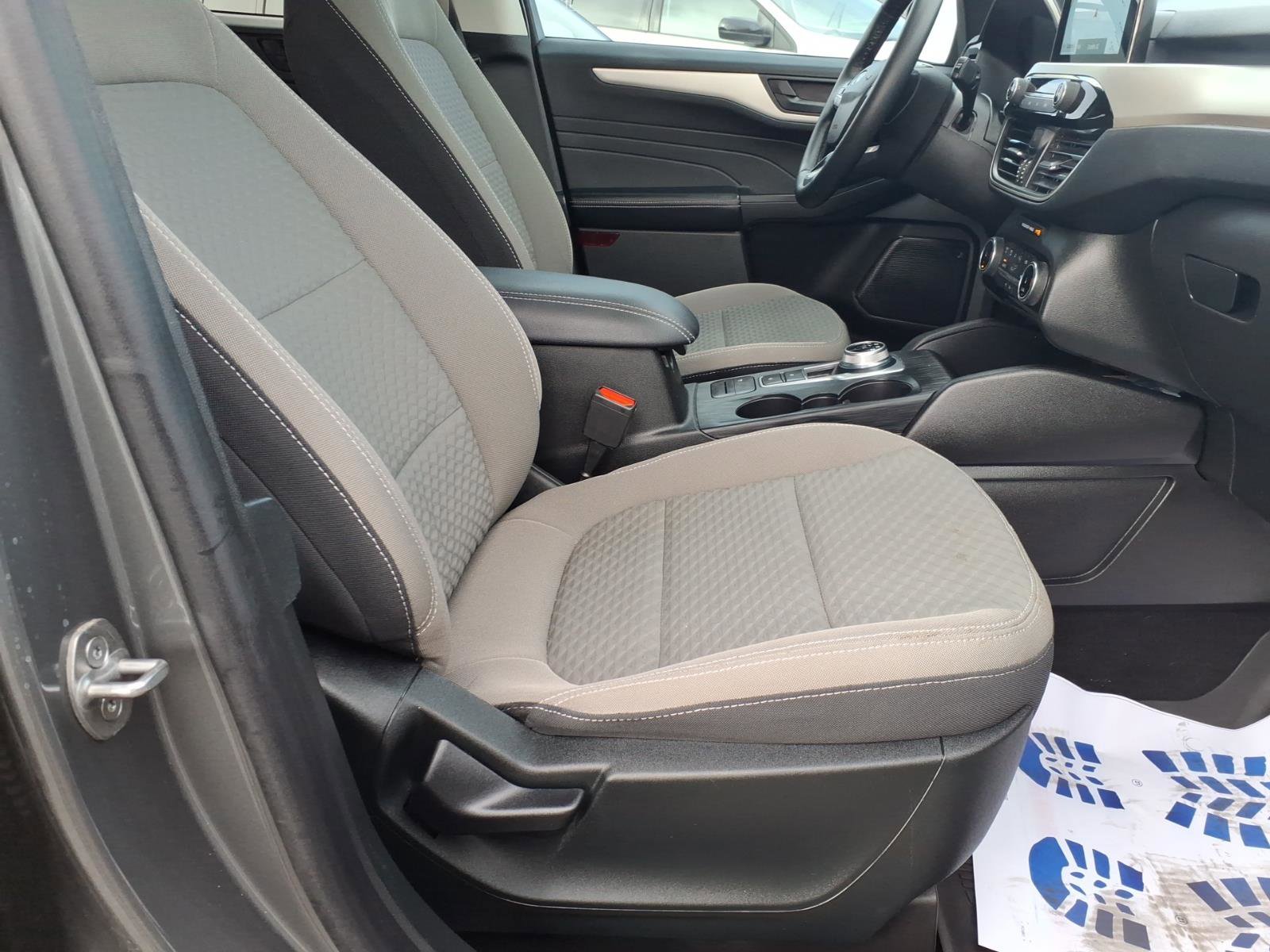 Certified 2022 Ford Escape SE w/ SE Sport Appearance Package image 11