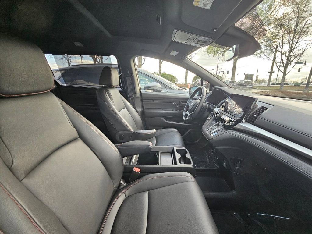 Used 2023 Honda Odyssey Sport image 8