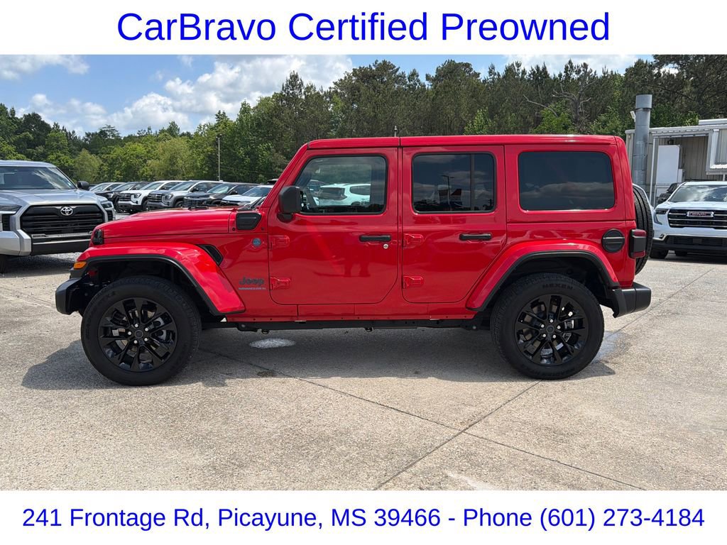 Used 2025 Jeep Wrangler Unlimited Sahara w/ Safety Group AWD/4WD image 3
