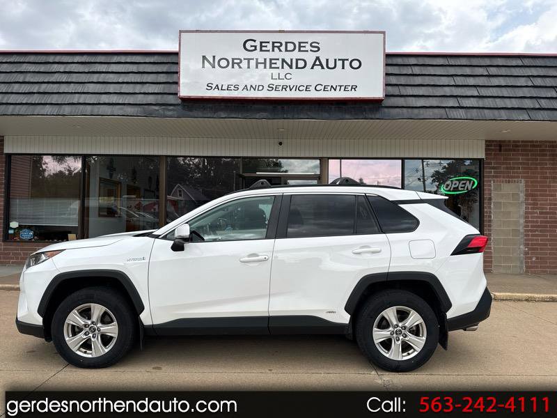 Used 2020 Toyota RAV4 XLE image 1