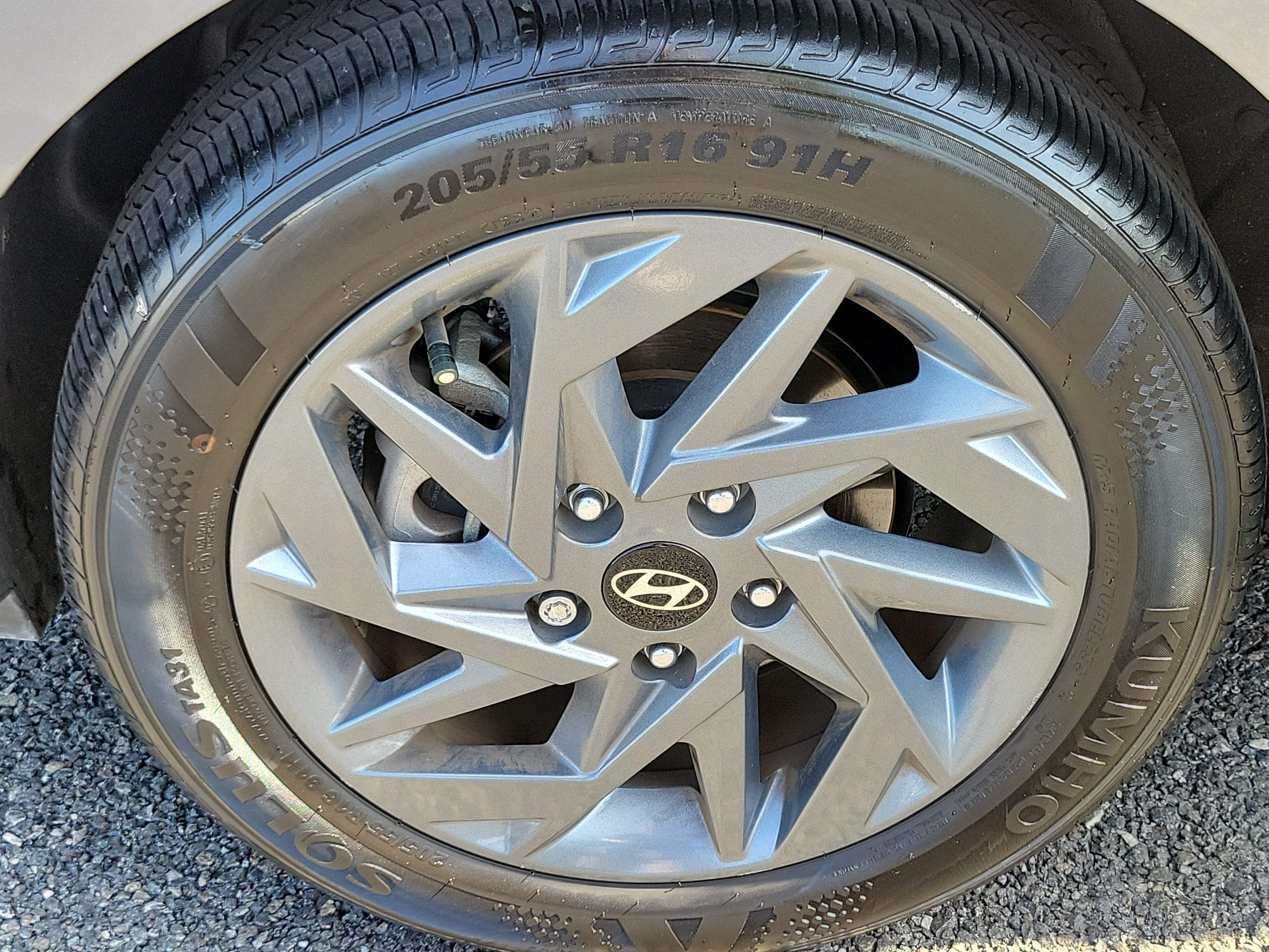 Certified 2024 Hyundai Elantra SEL FWD image 23