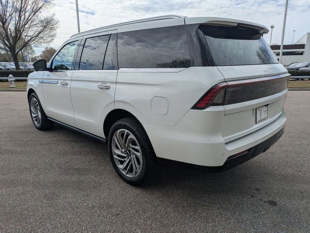 New 2026 Lincoln Navigator Reserve AWD/4WD image 3