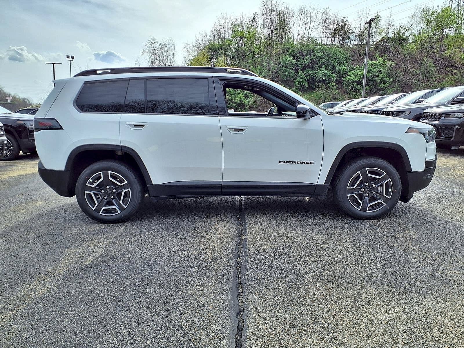 New 2026 Jeep Cherokee Laredo AWD/4WD image 3